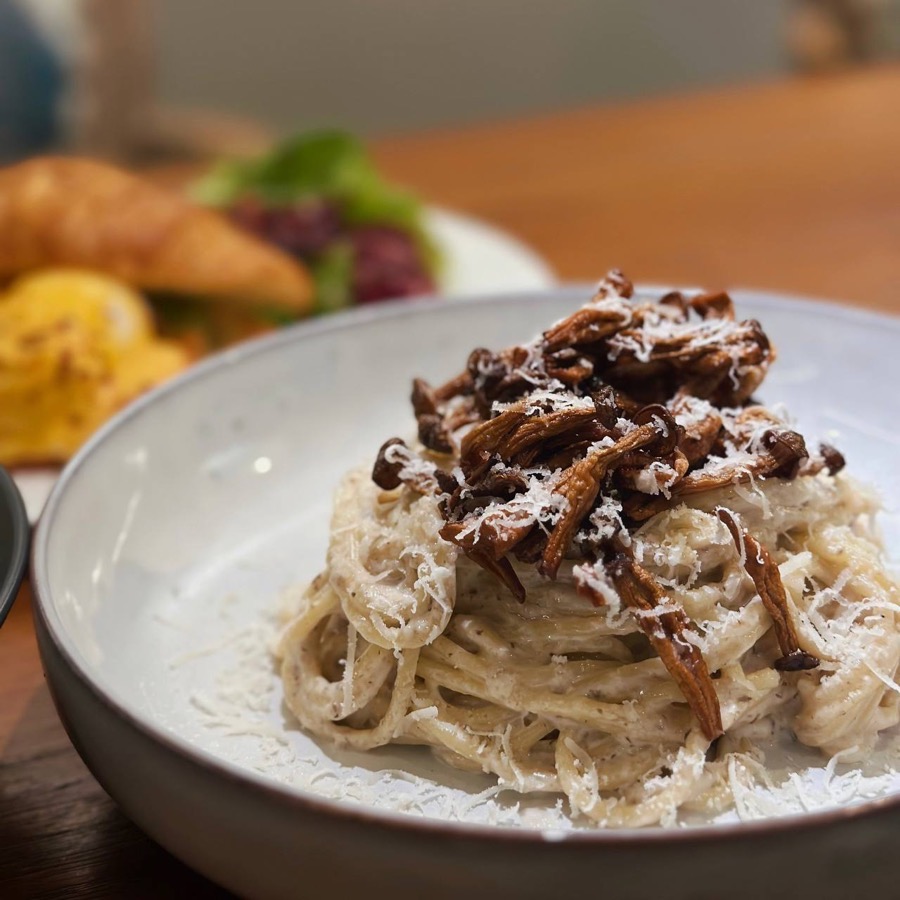 Snow White Truffle Pasta